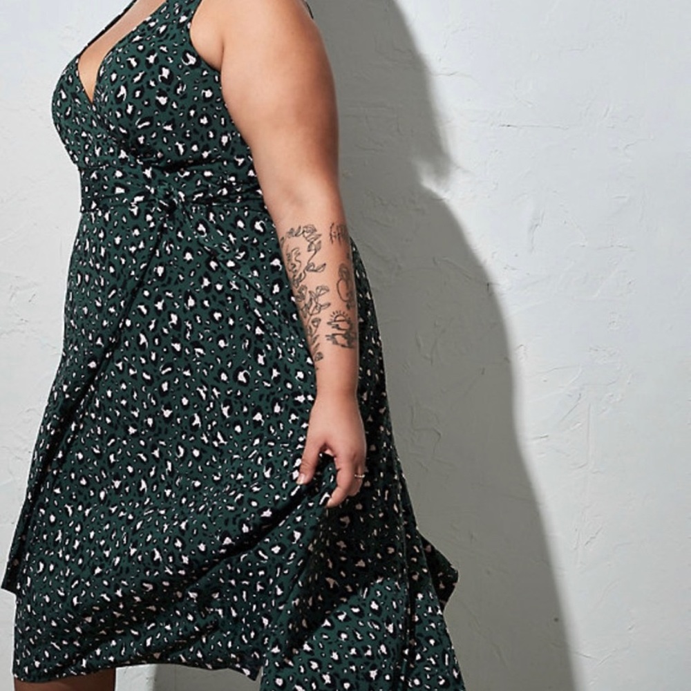 TORRID | 3X | Green Leopard Hi-Low Dress